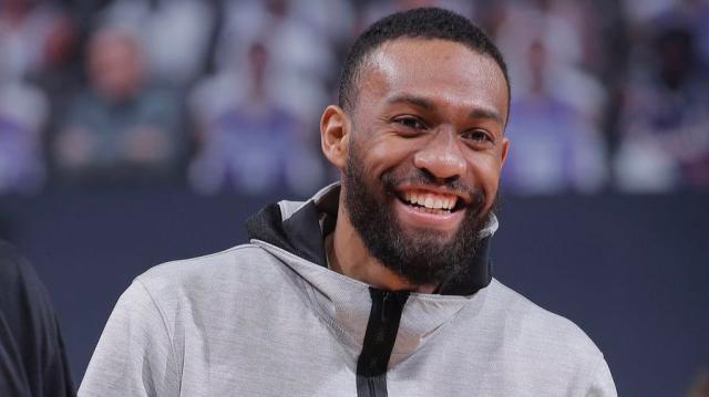 世界杯比赛在线观看地址-昔日榜眼绿军首秀表现亮眼 少帅：他在长期计划中